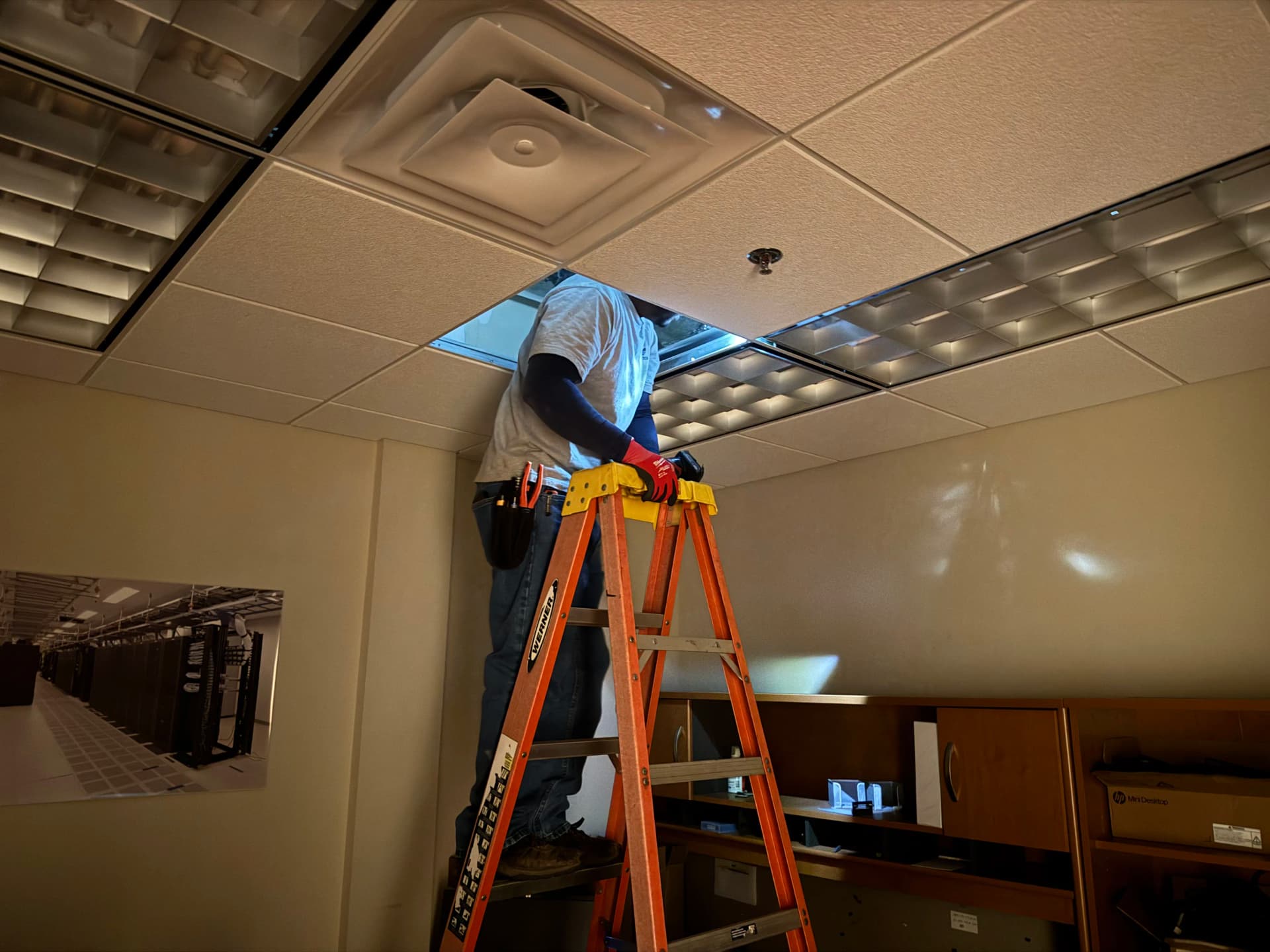 Gallery photos for 32 LED Fixtures Installed in Alpharetta Office Lighting Upgrade: Image #4