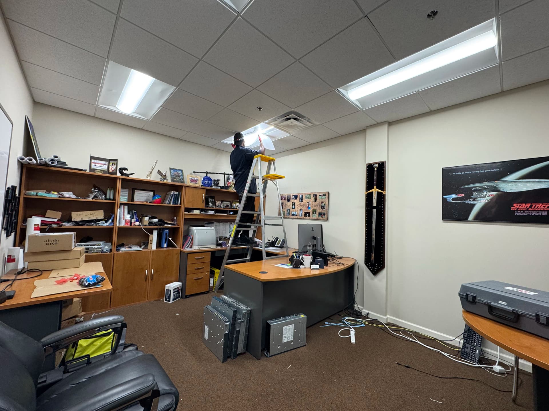 Gallery photos for 32 LED Fixtures Installed in Alpharetta Office Lighting Upgrade: Image #5