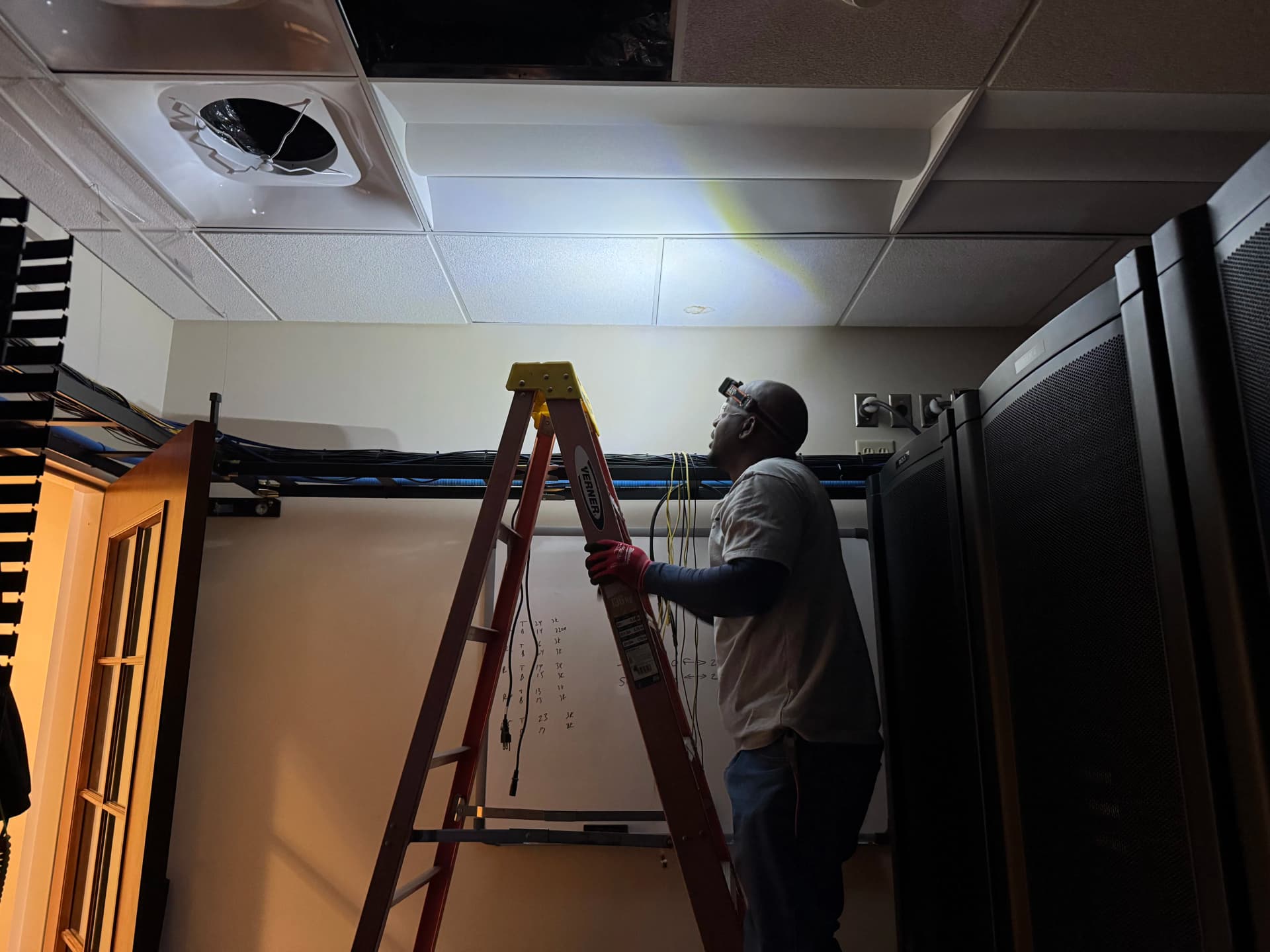 Gallery photos for 32 LED Fixtures Installed in Alpharetta Office Lighting Upgrade: Image #2